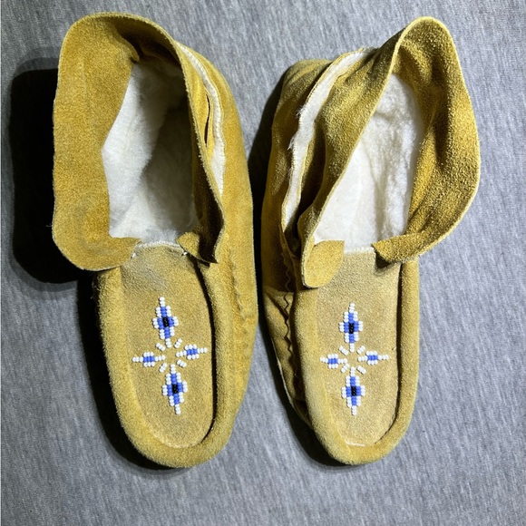 New childrens beaded blue and white leather moccasin - Picture 4 of 6